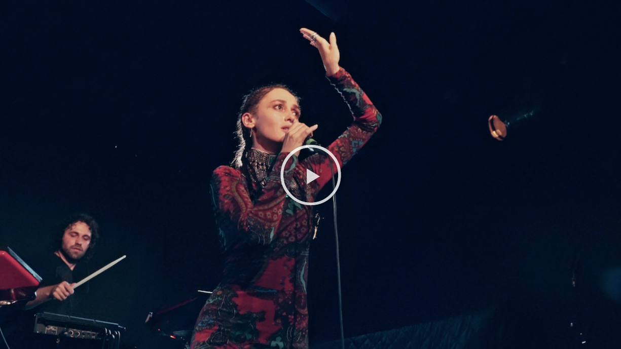 Alina-Pash-performing-video-screenshot-at-Panda-Theatar-Berta-Berlin